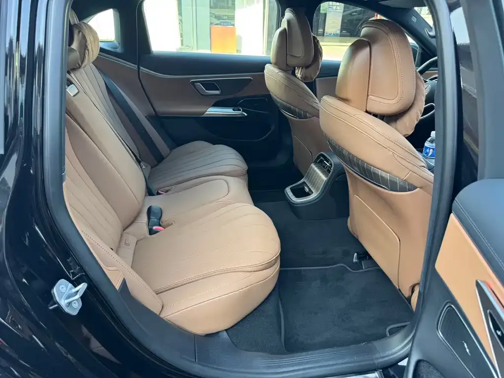 Mercedes-Benz E-Class 2025 из CN, фото 9