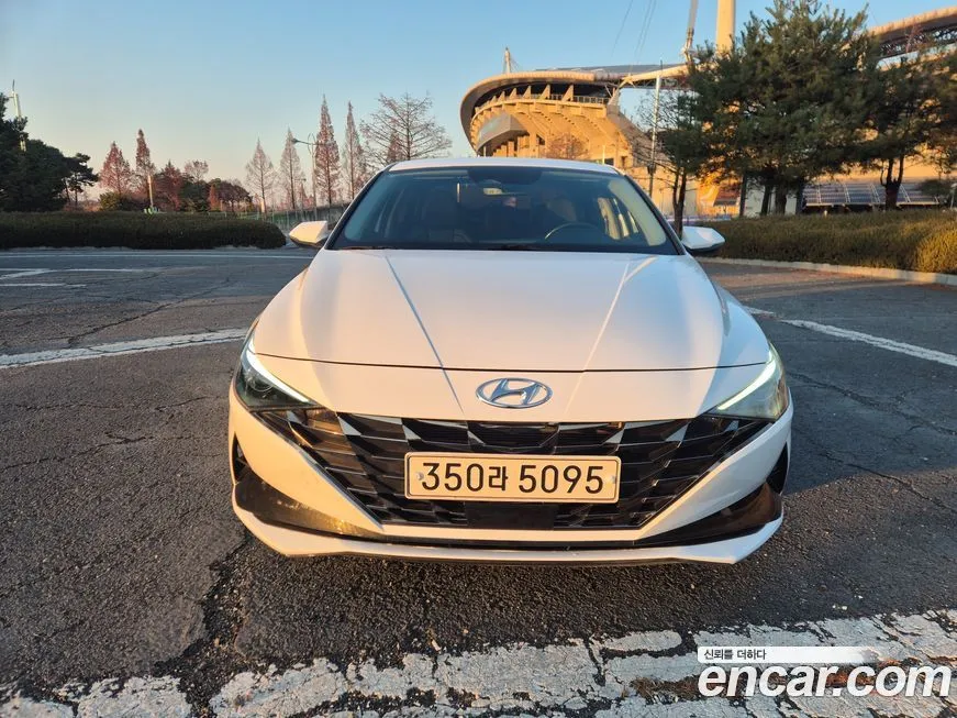 Hyundai AVANTE — фото 1