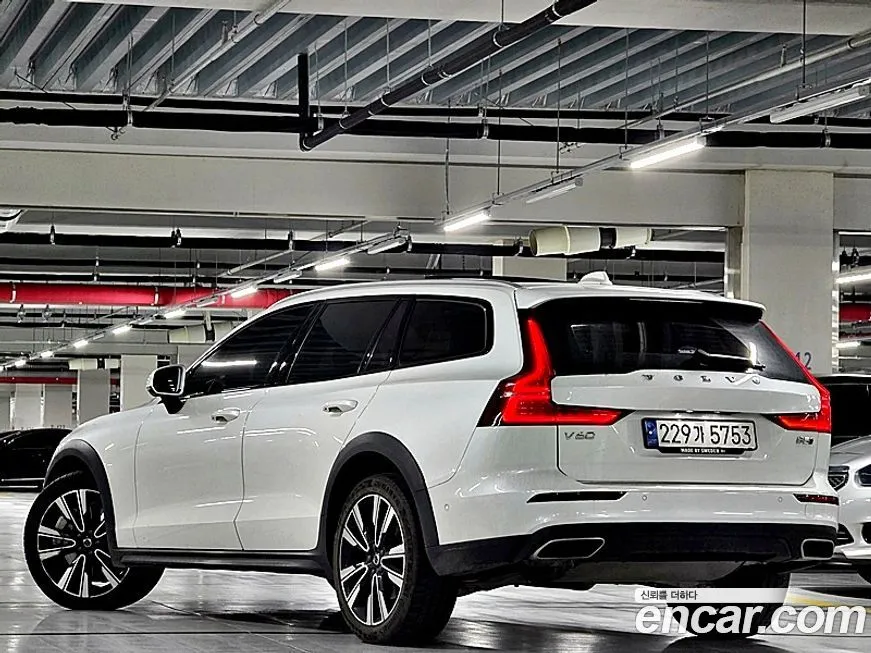 Volvo V60 — фото 4