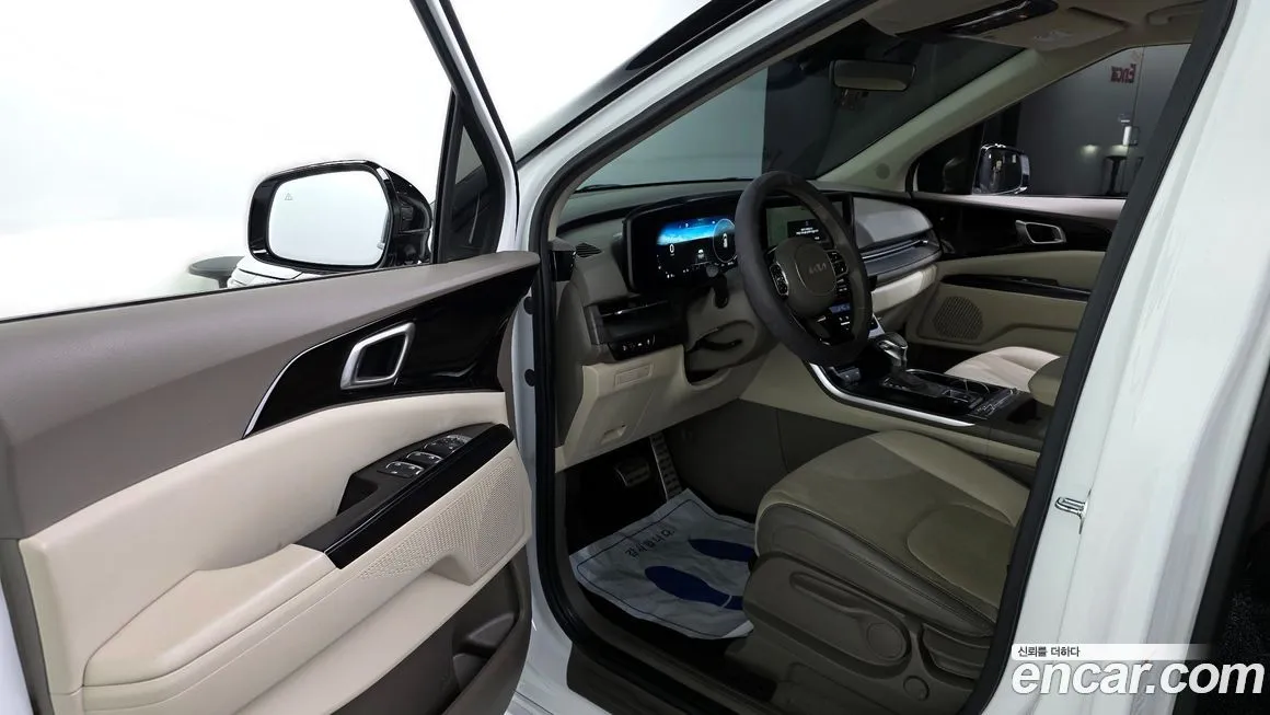 Kia Carnival — фото 10