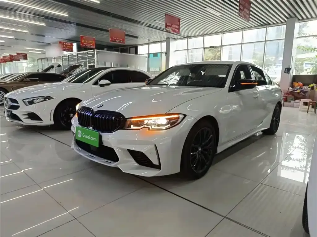 BMW 3 Series 2022 из CN, фото 1