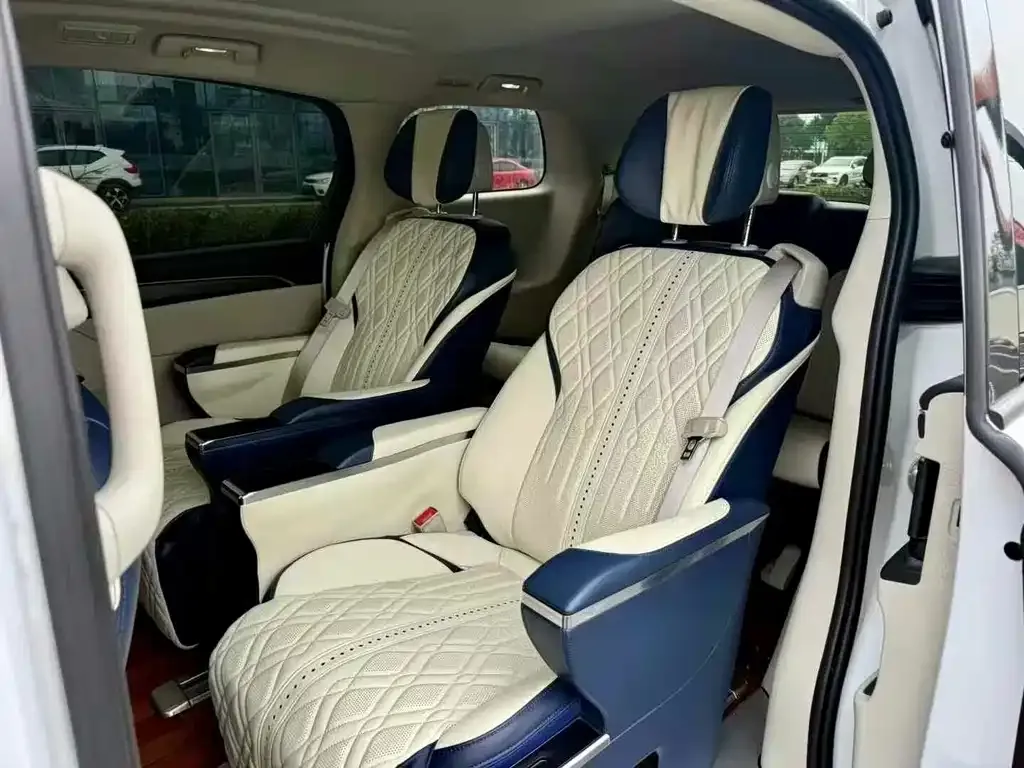 Buick GL8 2021 из CN, фото 4
