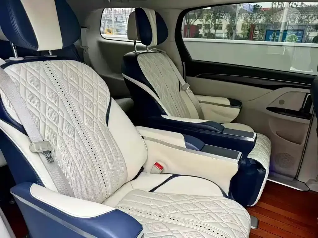 Buick GL8 2021 из CN, фото 6