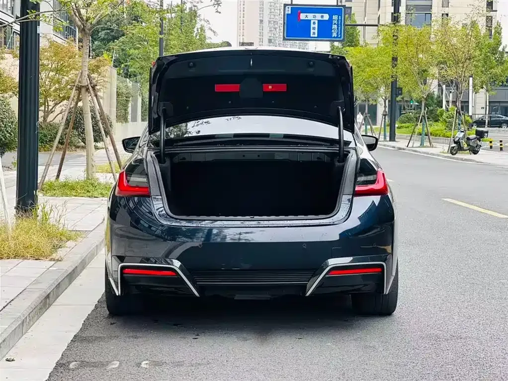 BMW i3 2024 из CN, фото 6