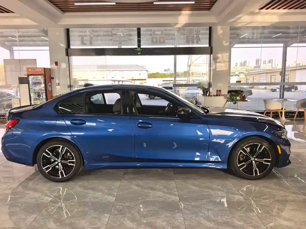BMW 3 Series 2022 из CN, фото 10