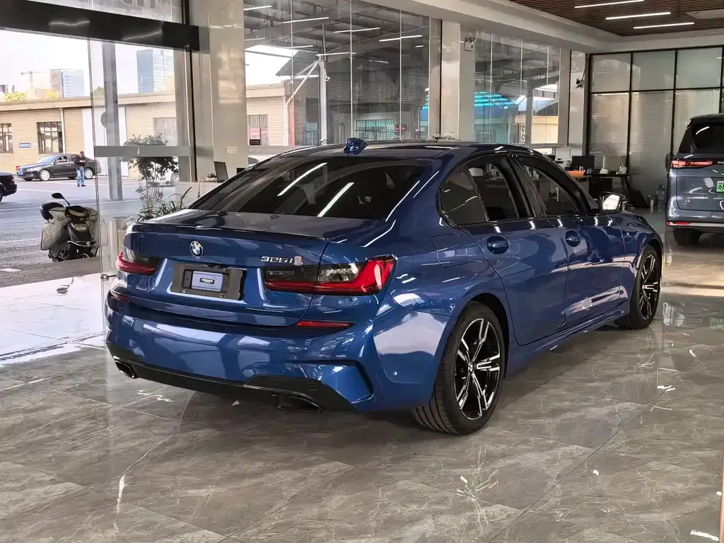 BMW 3 Series 2022 из CN, фото 3