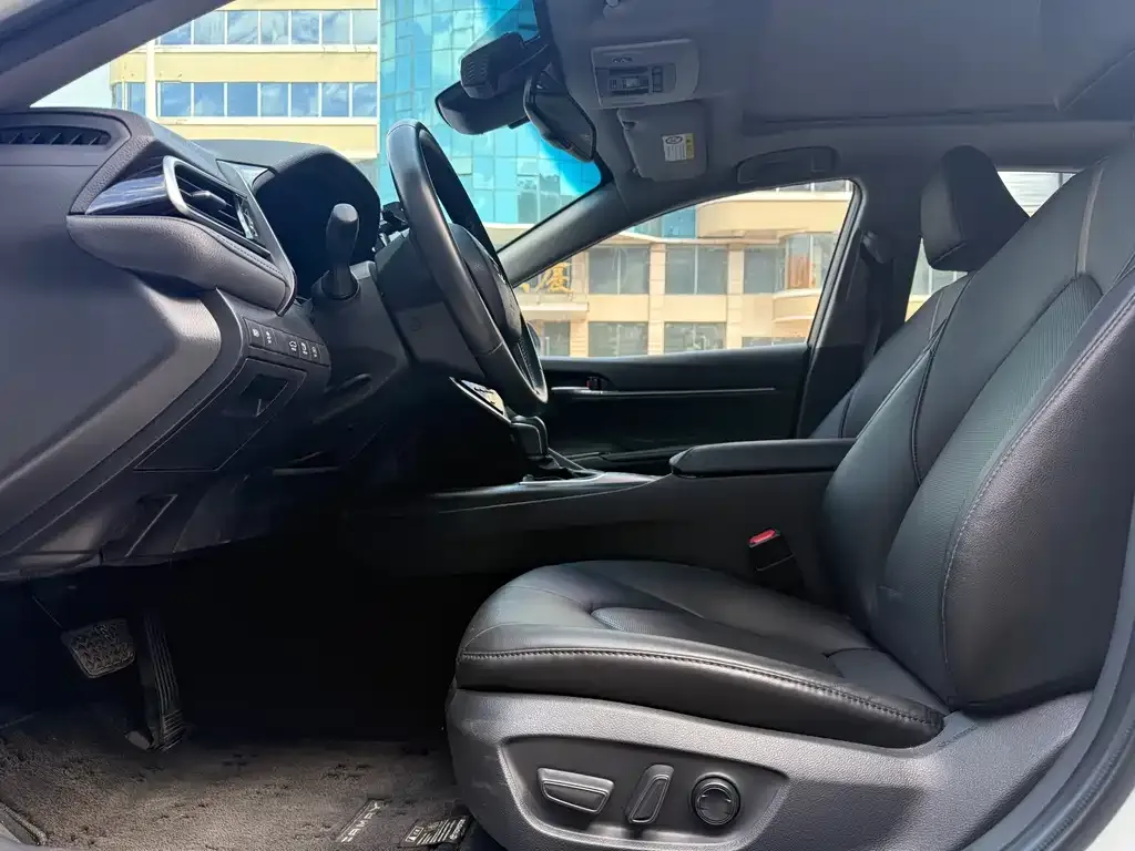 Toyota Camry 2022 из CN, фото 4