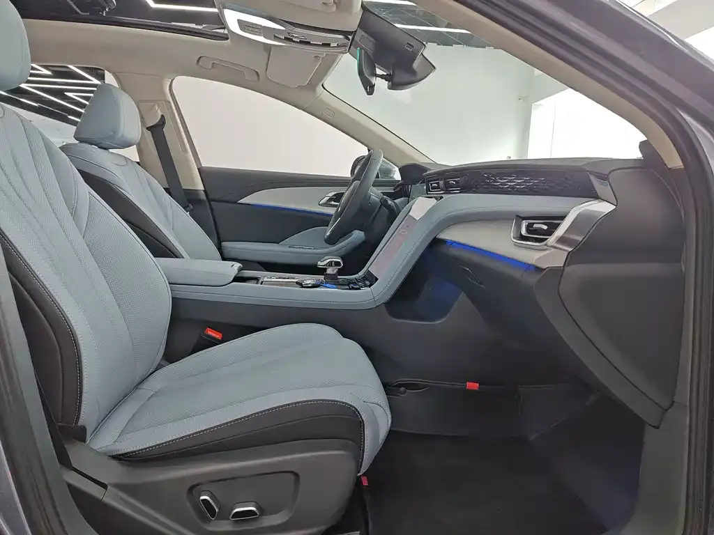 Hongqi H5 PHEV 2025 из CN, фото 10