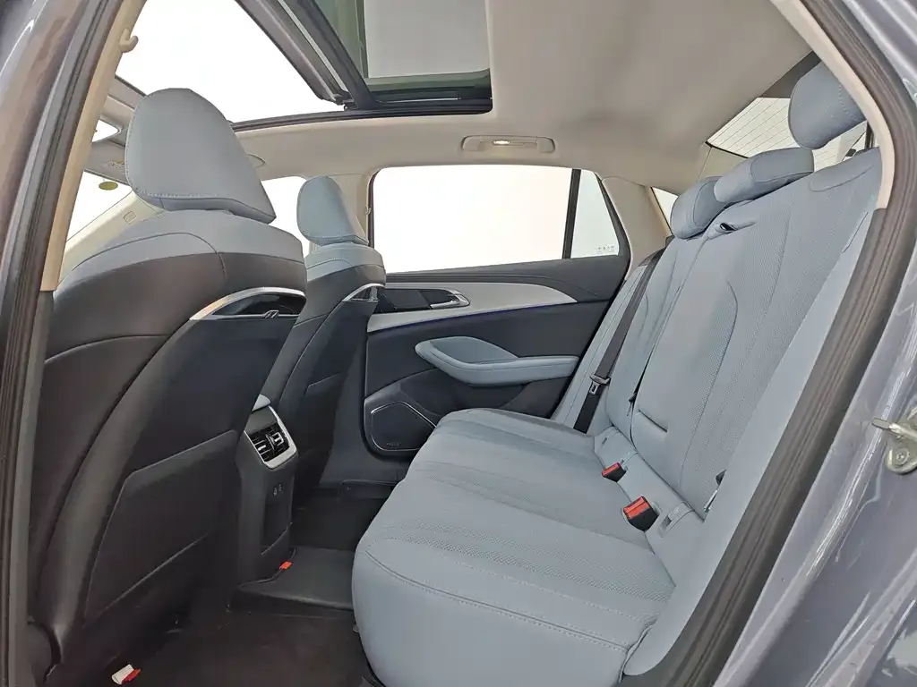 Hongqi H5 PHEV 2025 из CN, фото 7