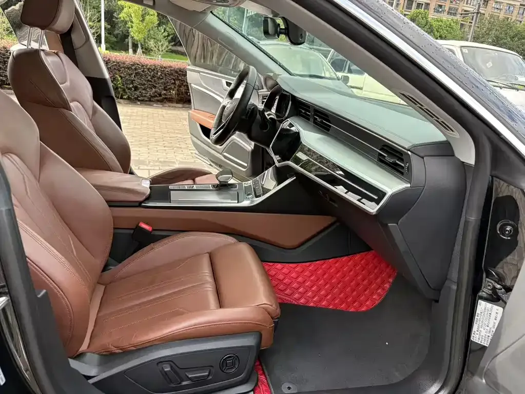 Audi A7 2021 из CN, фото 10