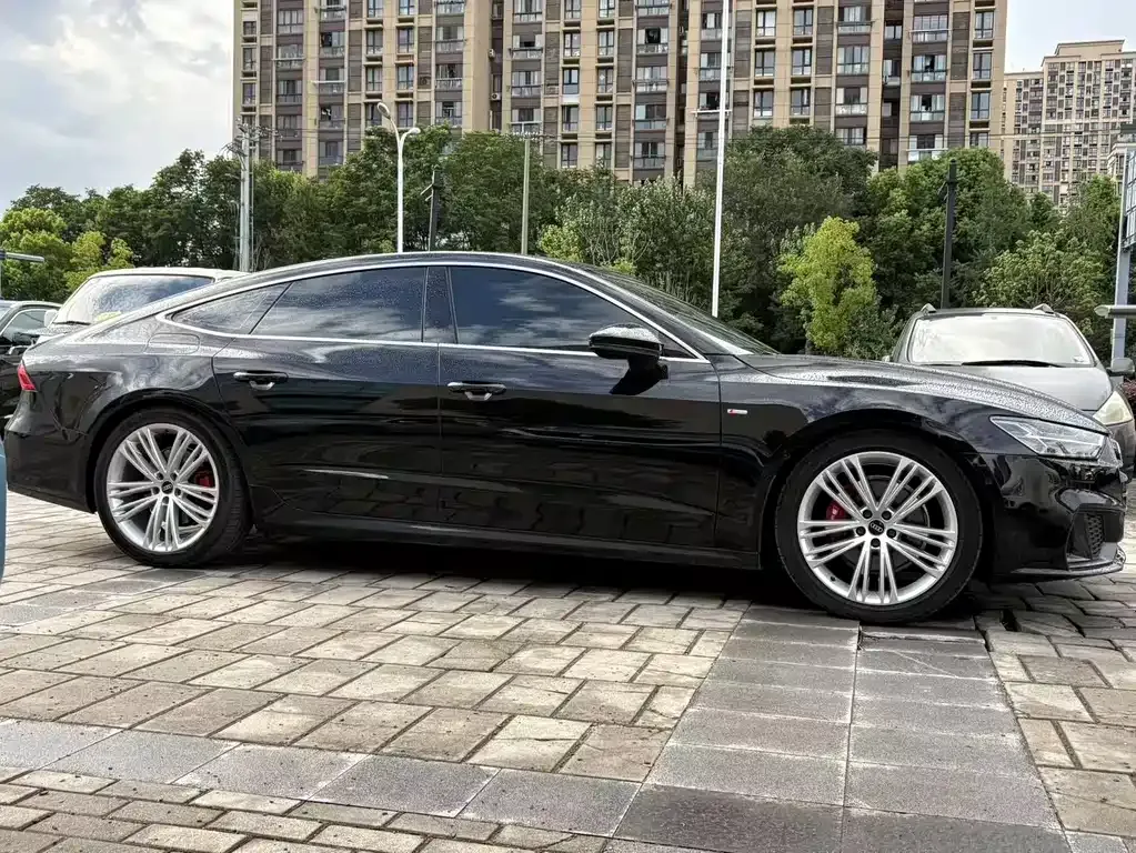 Audi A7 2021 из CN, фото 4