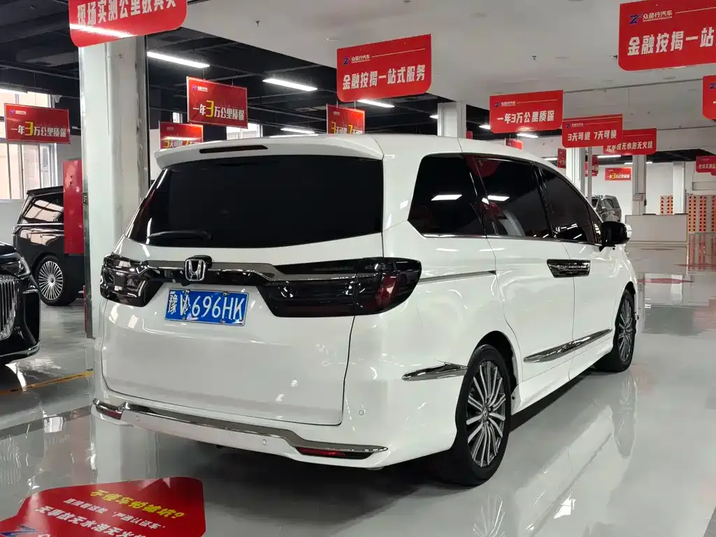 Honda Elysion 2023 из CN, фото 3