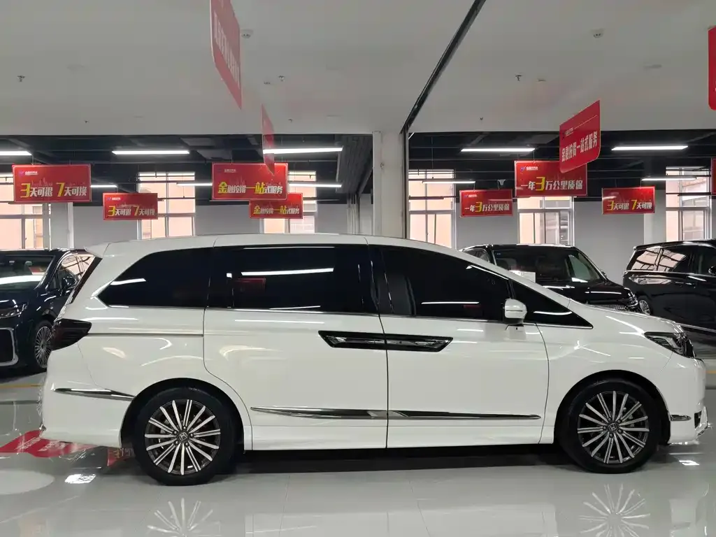 Honda Elysion 2023 из CN, фото 4