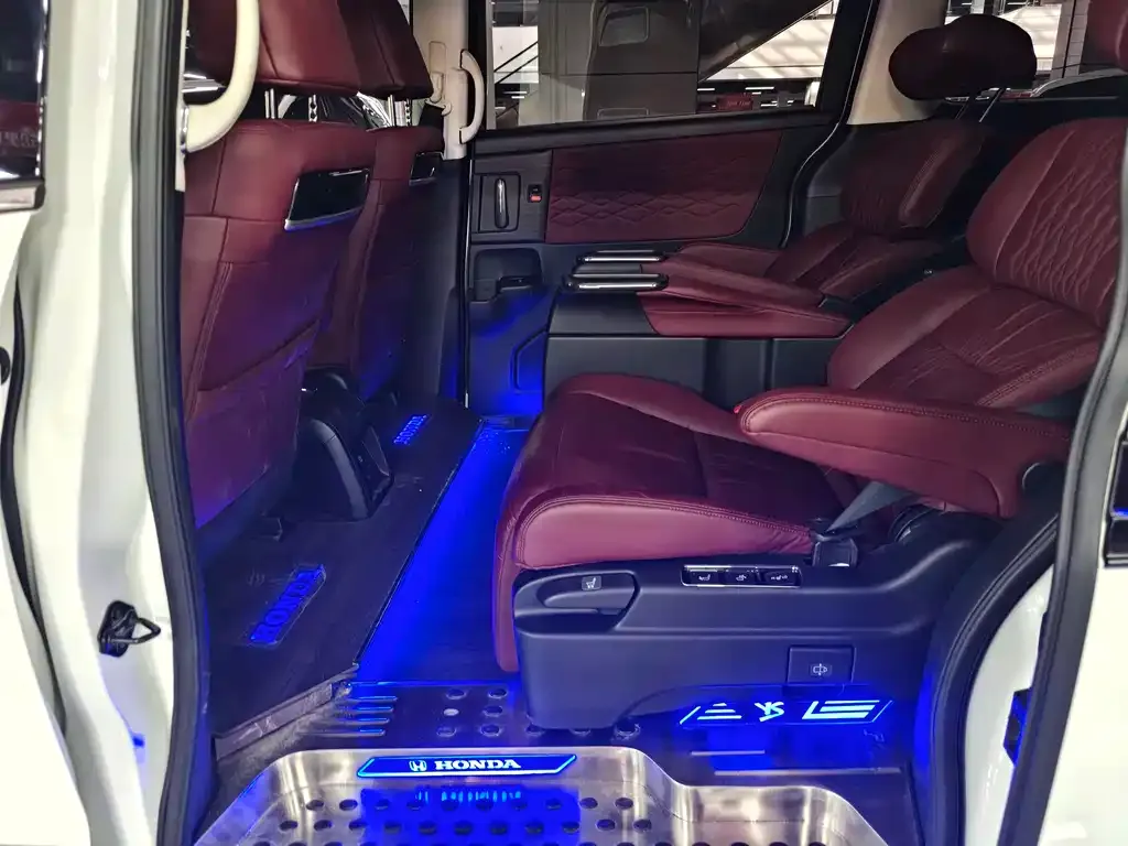 Honda Elysion 2023 из CN, фото 8