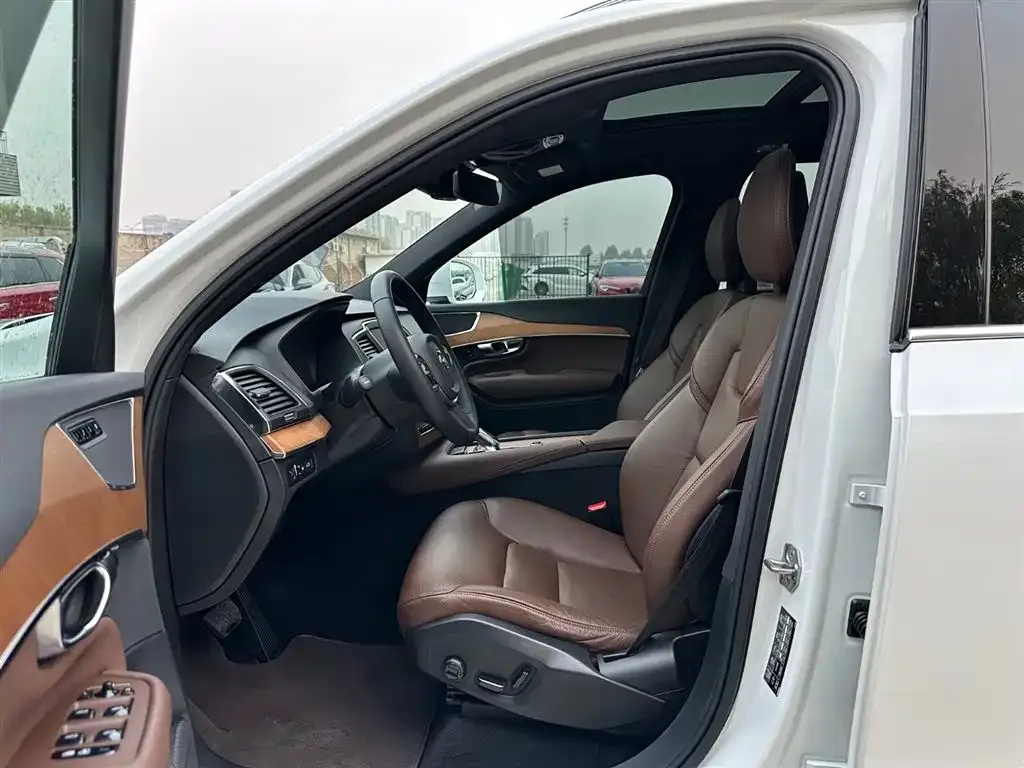 Volvo XC90 2021 из CN, фото 9