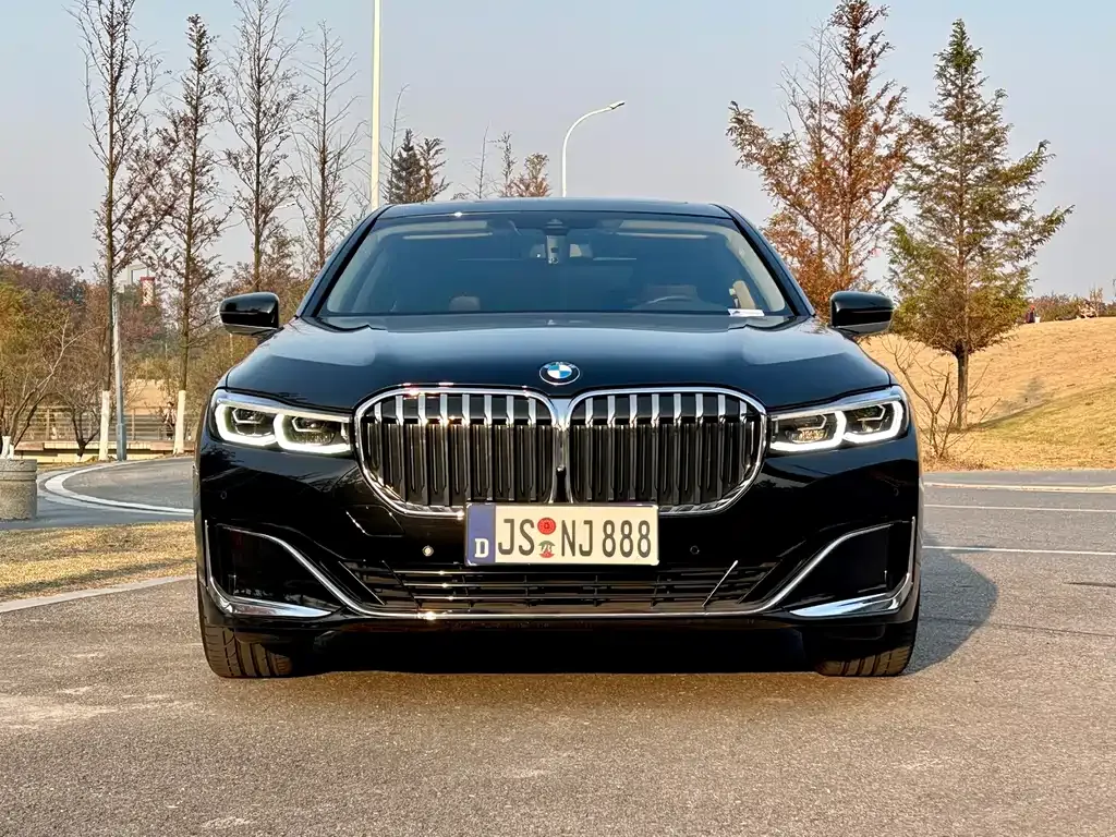 BMW 7 Series — фото 2