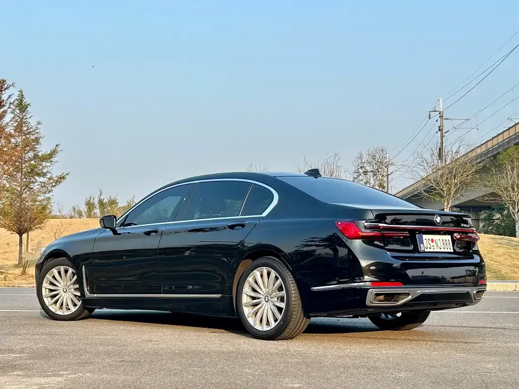 BMW 7 Series — фото 4