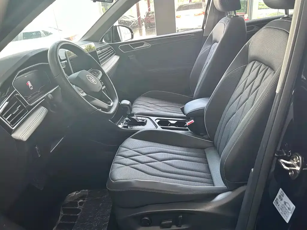 Volkswagen Tiguan L 2024 из CN, фото 4