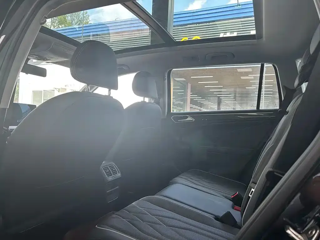 Volkswagen Tiguan L 2024 из CN, фото 6