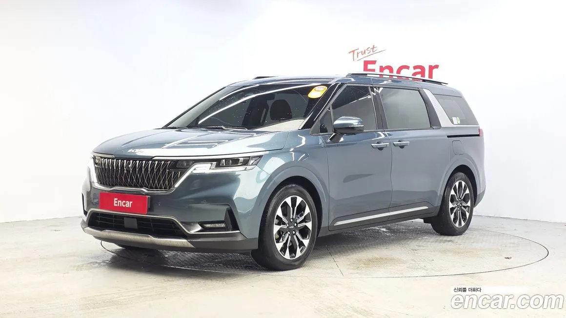 Kia Carnival — фото 1