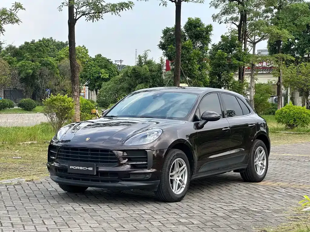 Porsche Macan — фото 1