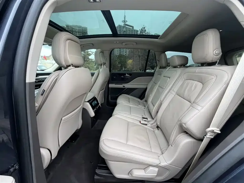 Lincoln Aviator — фото 10