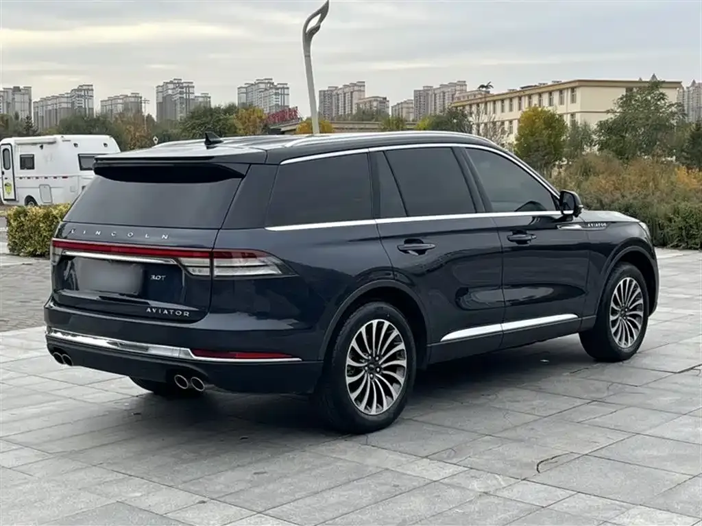 Lincoln Aviator — фото 7