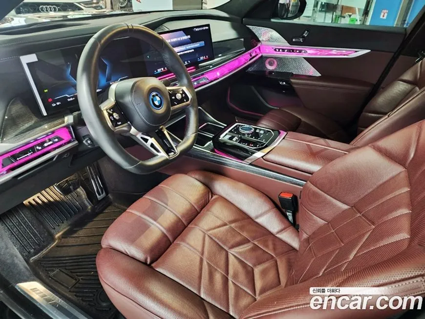BMW i7 — фото 10