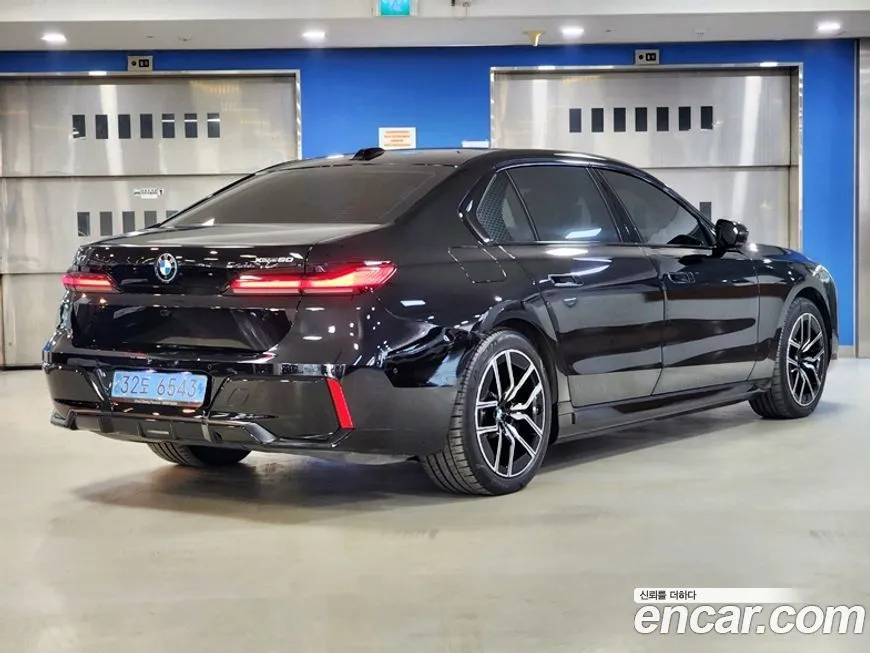 BMW i7 — фото 2
