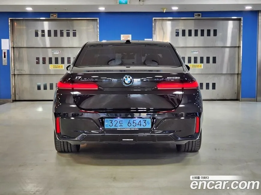 BMW i7 — фото 4