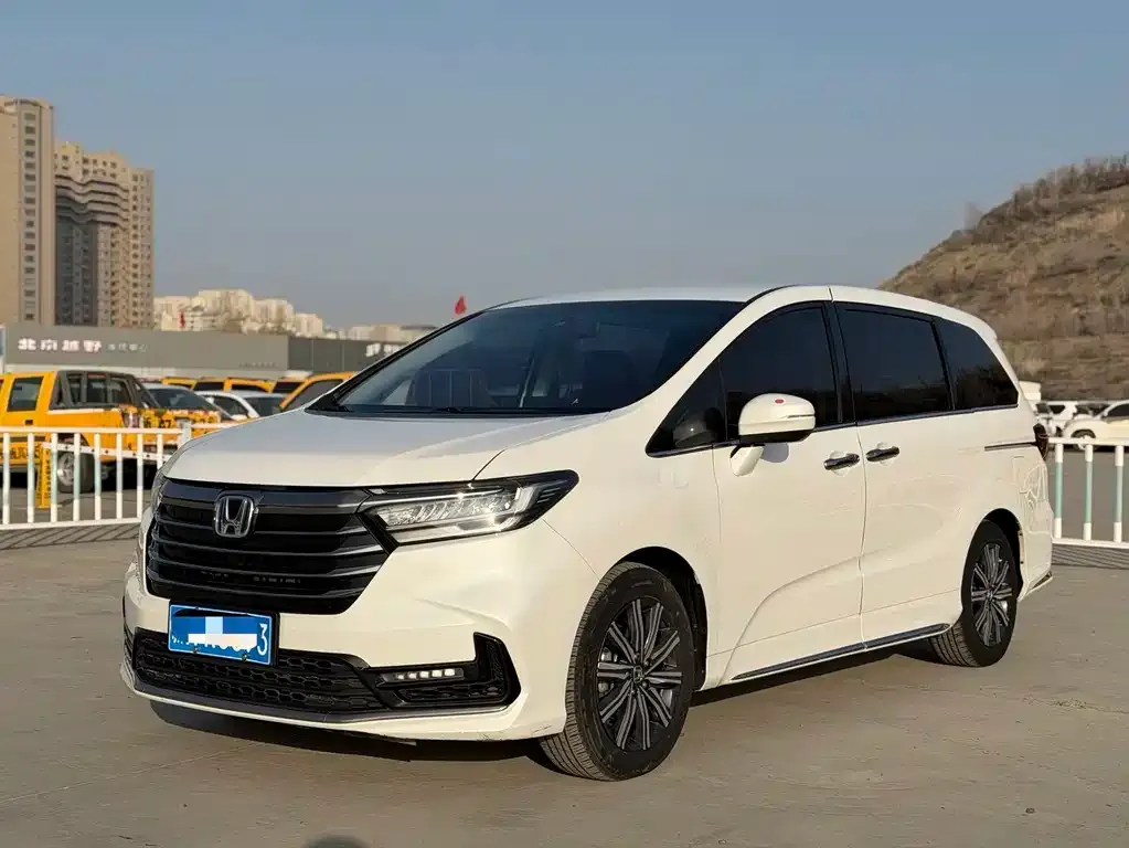 Honda Odyssey — фото 1