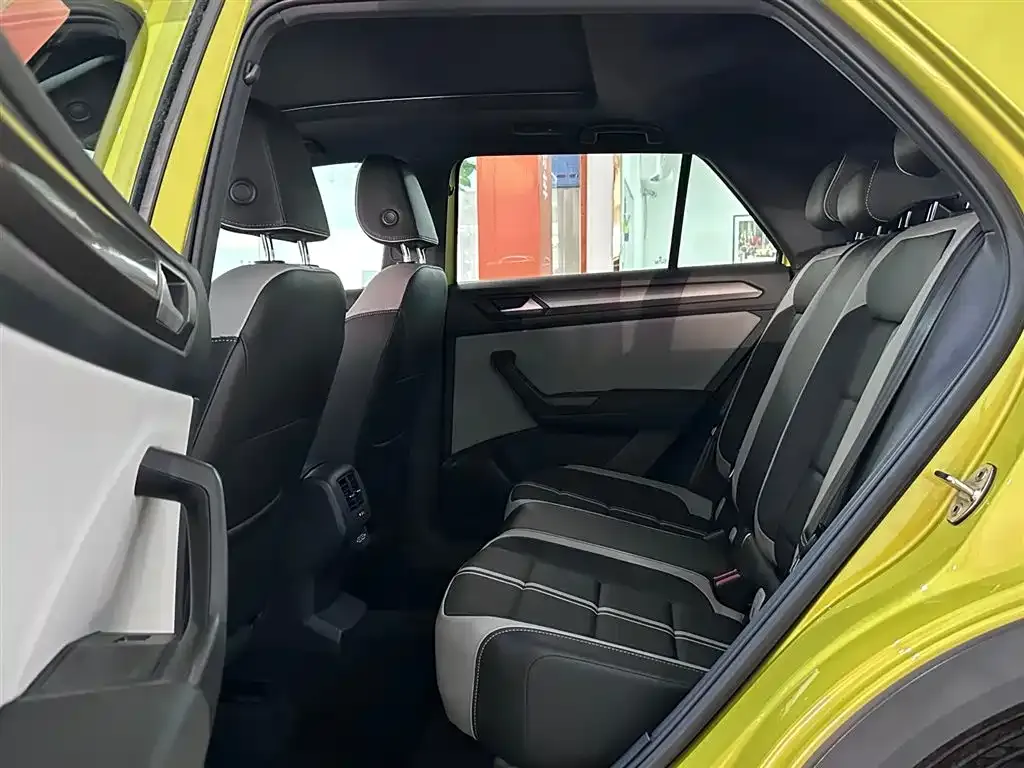 Volkswagen T-Roc 2023 из CN, фото 7