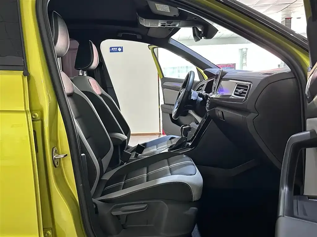 Volkswagen T-Roc 2023 из CN, фото 8