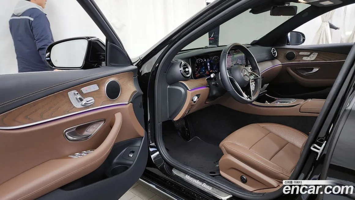 Mercedes-Benz E-Class — фото 10