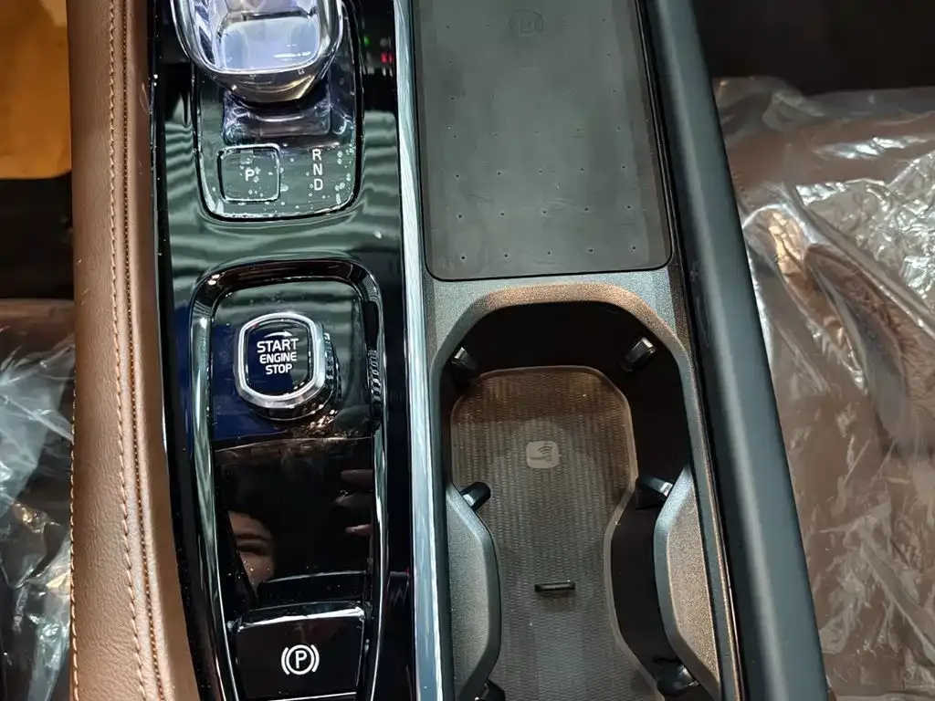 Volvo S90 2025 из CN, фото 10
