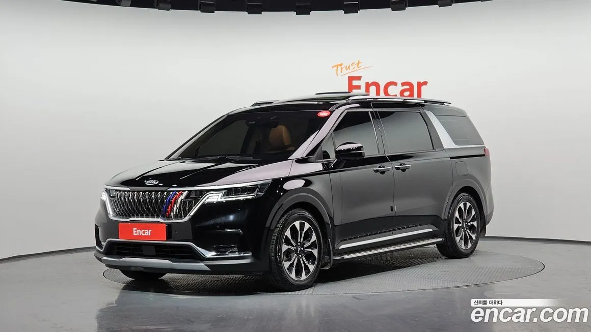 Kia Carnival — фото 1