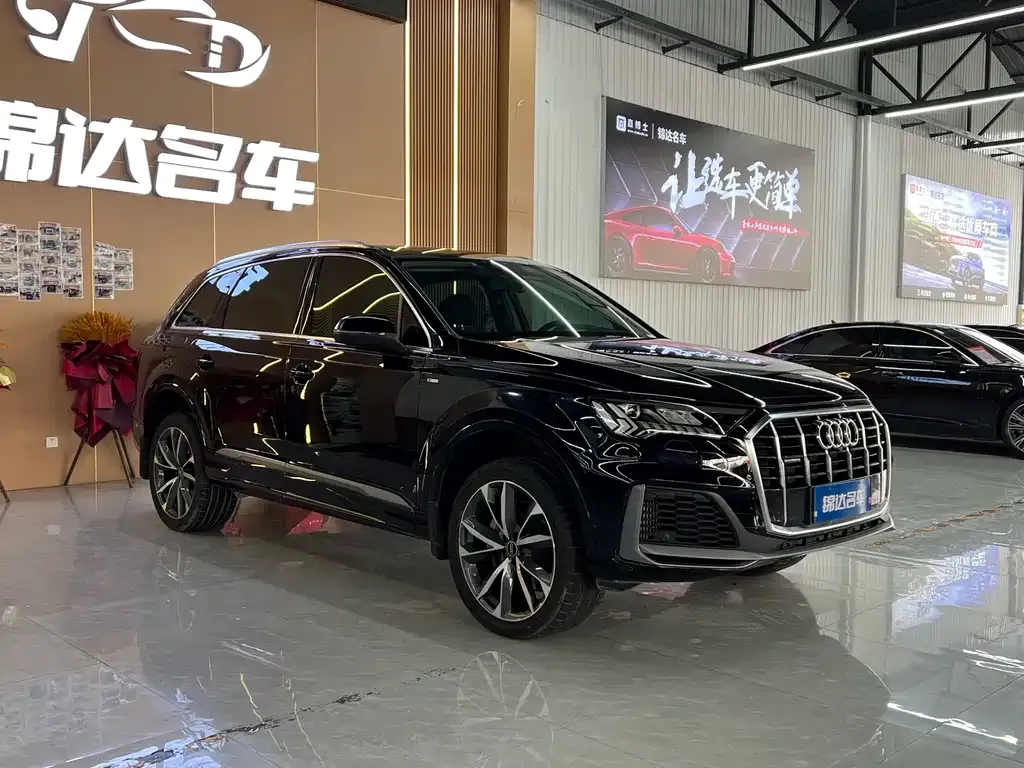 Audi Q7 2021 из CN, фото 3
