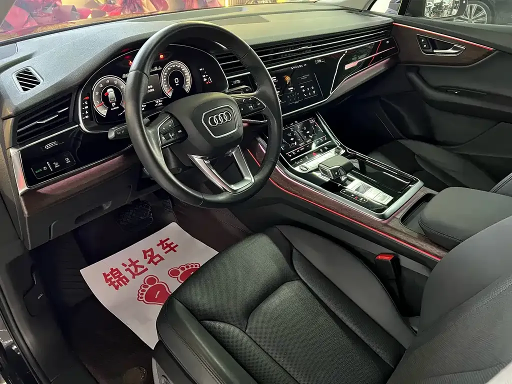 Audi Q7 2021 из CN, фото 4