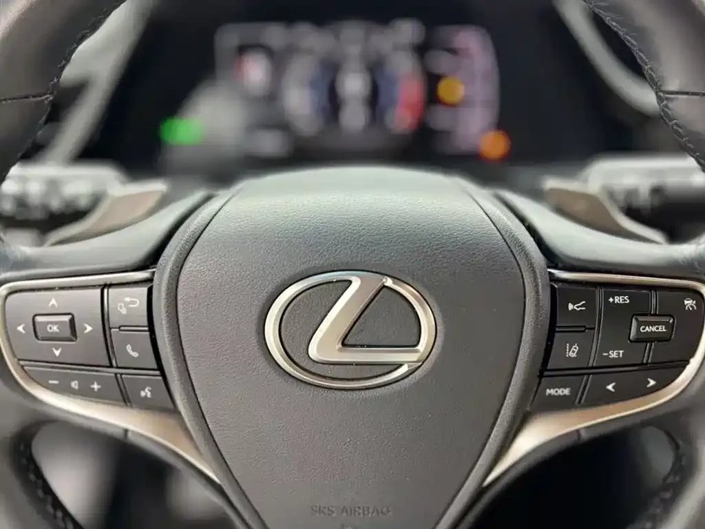 Lexus ES — фото 9
