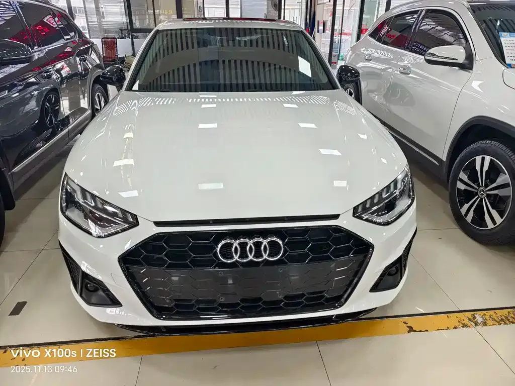 Audi A4L 2022 из CN, фото 1