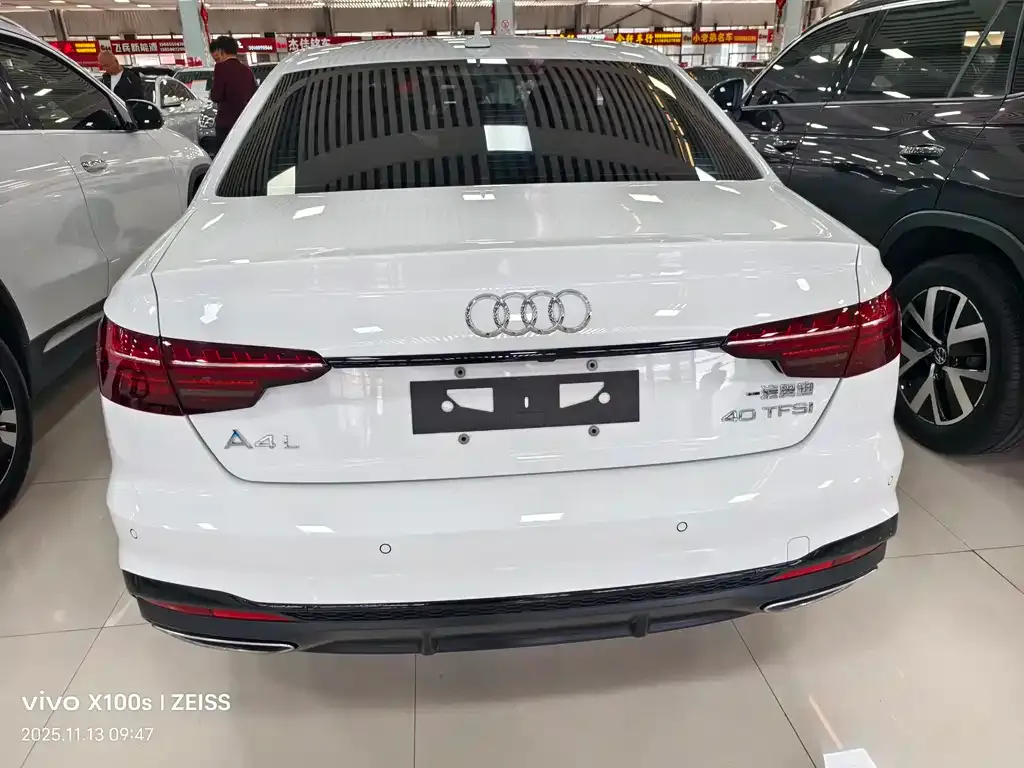 Audi A4L 2022 из CN, фото 10