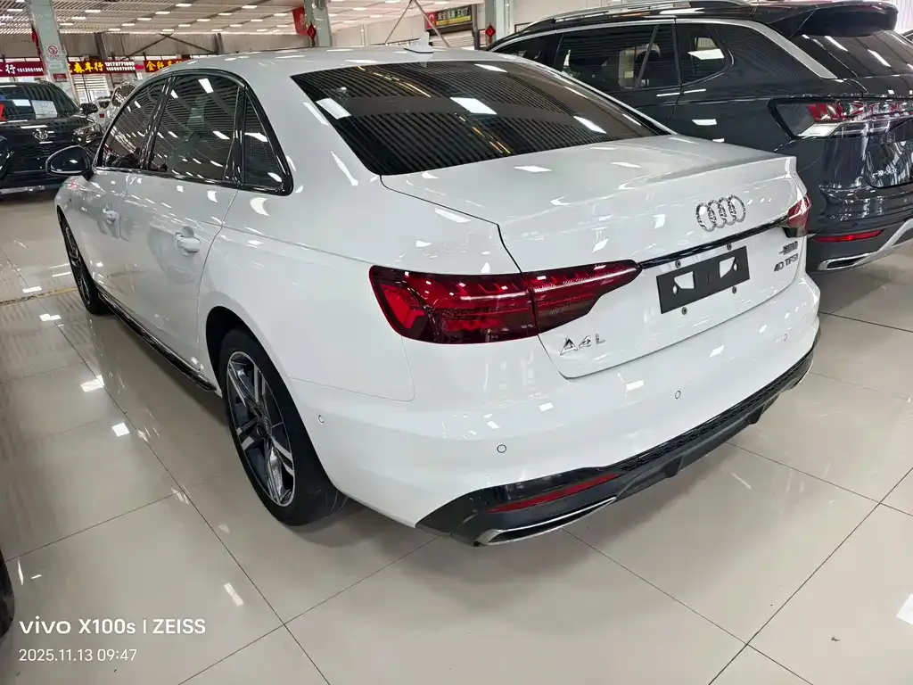 Audi A4L 2022 из CN, фото 9