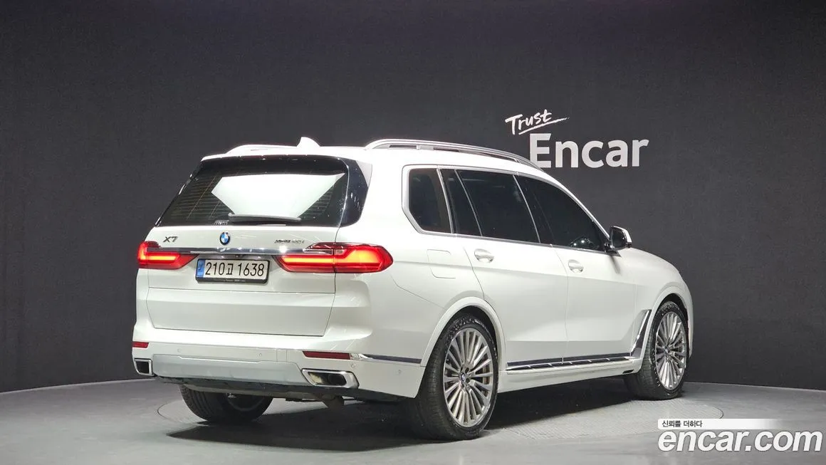 BMW X7 — фото 2