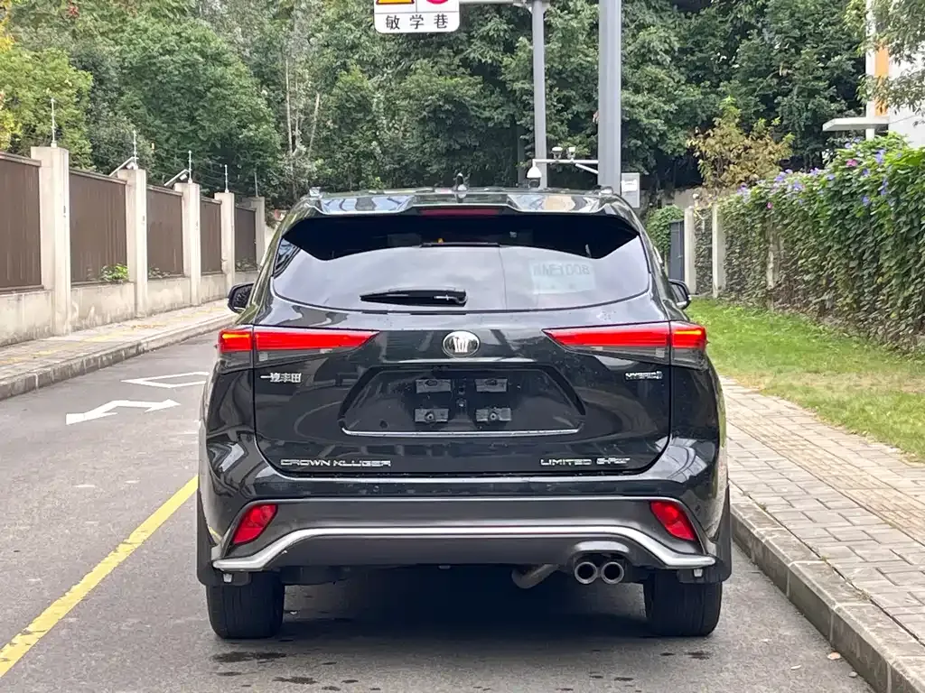 Toyota Crown Kluger 2023 из CN, фото 7