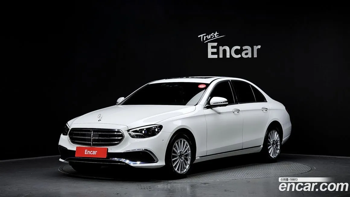 Mercedes-Benz E-Class — фото 1