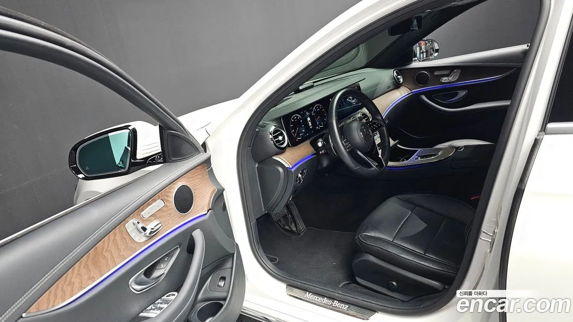 Mercedes-Benz E-Class — фото 10