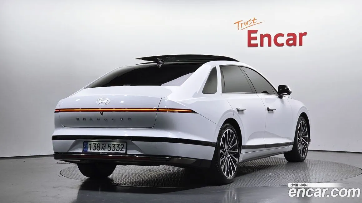 Hyundai Grandeur 2023 из KR, фото 2