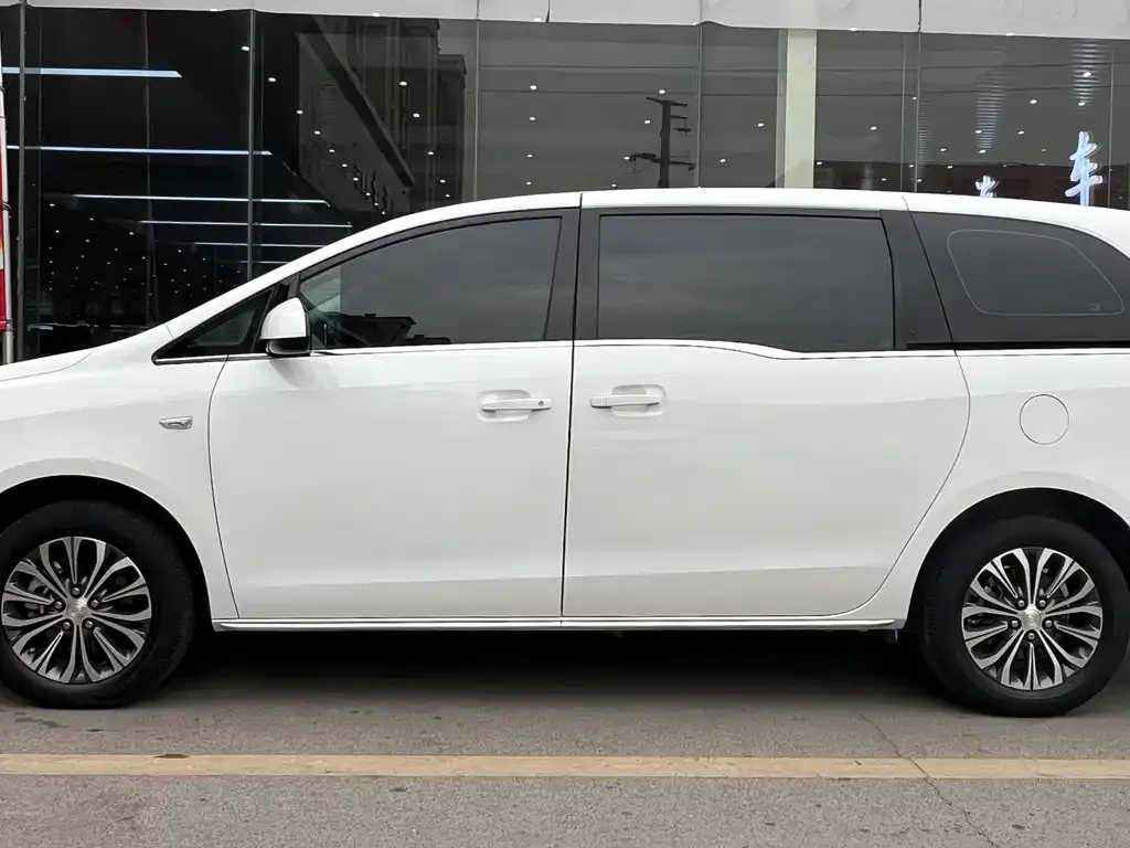 Buick GL8 2022 из CN, фото 3