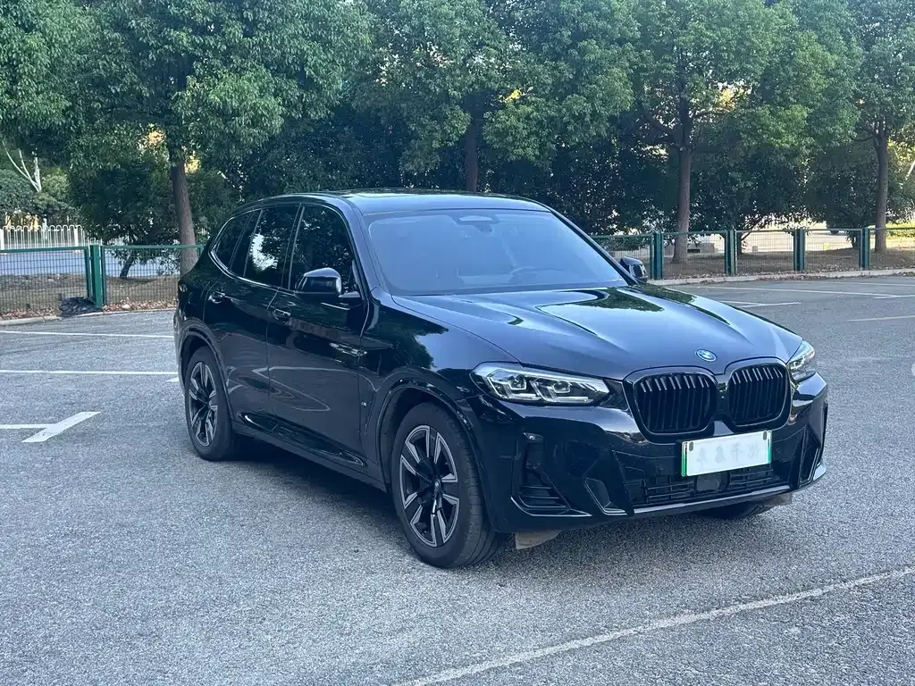 BMW iX3 — фото 3