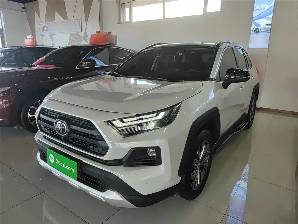 Toyota RAV4 — фото 2